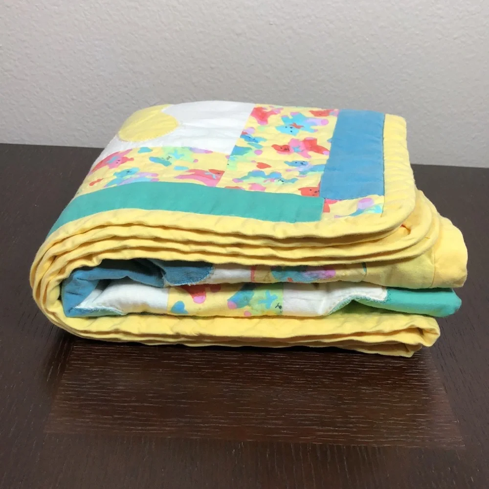 Vintage Grandma Hand Made Patchwork Teddy Bears & Rainbow Bears Cute Crib Quilt